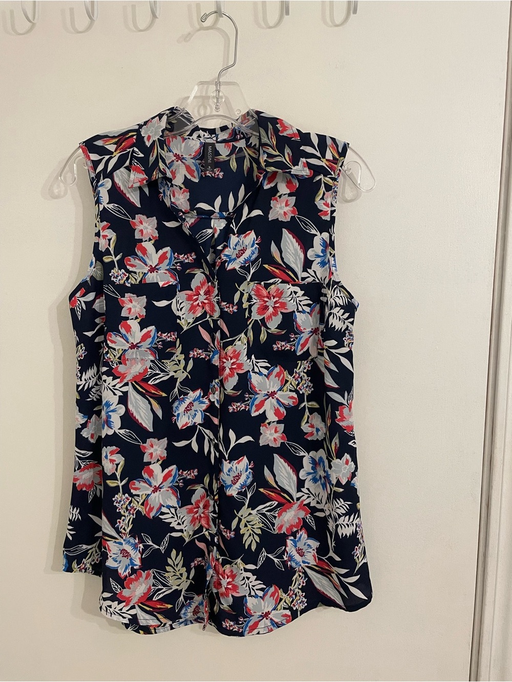 Massini Navy Floral Sleeveless Button-Front Camisole